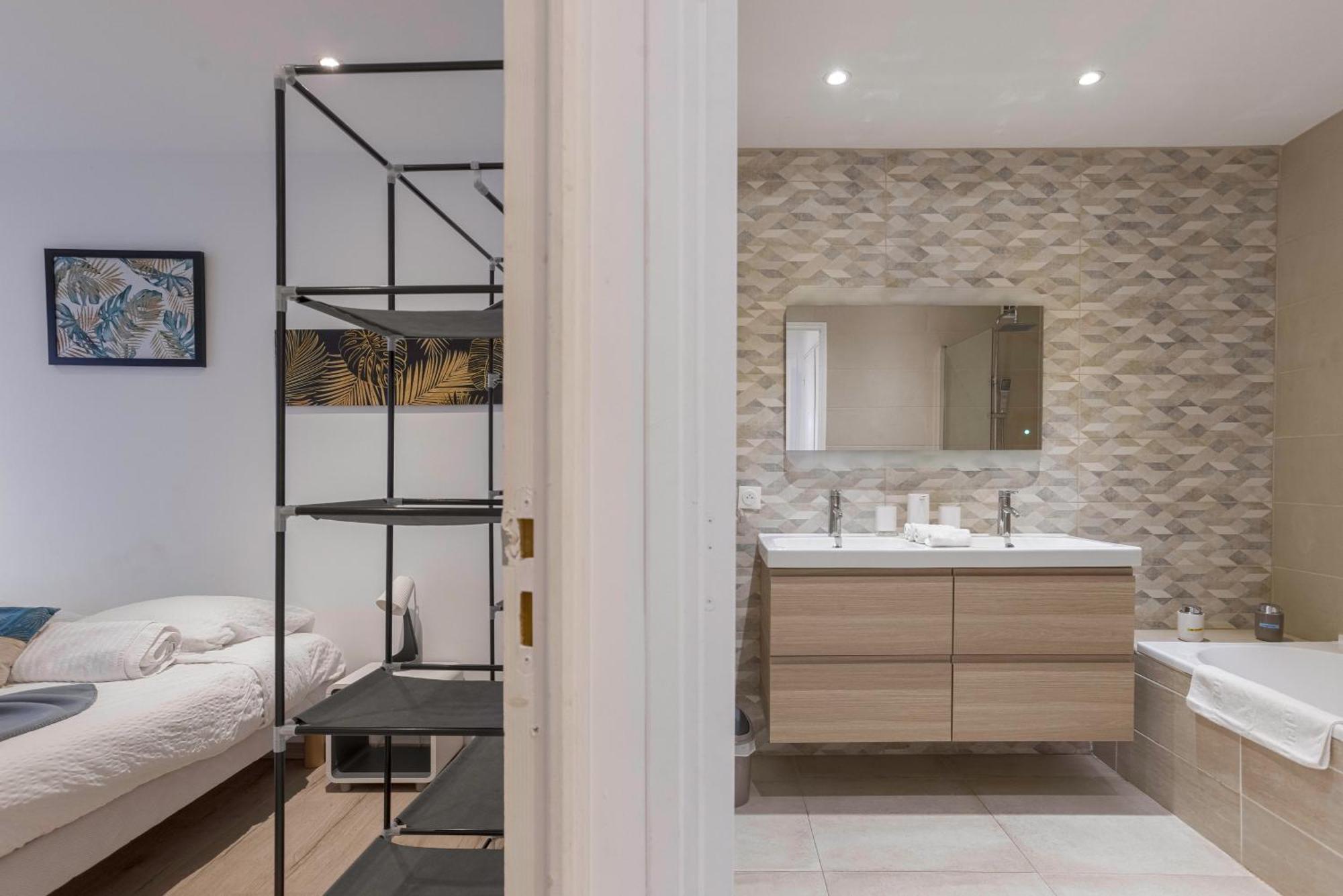 "Casa Nonna" - 16 Mn A Pied Du Palais, Parking Prive, Clim, Ascenseur Apartment Кан Екстериор снимка